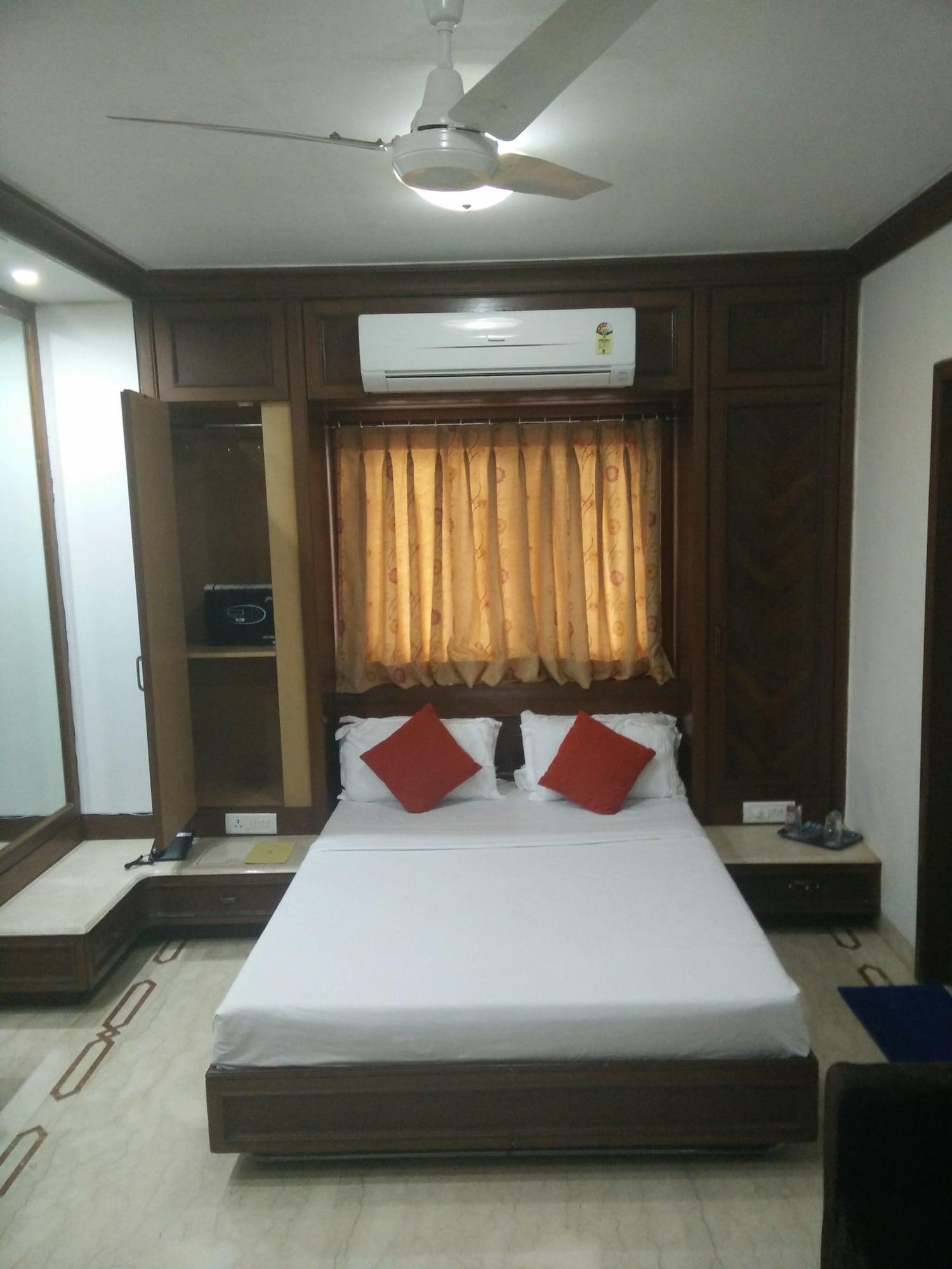 Strand Hotel, Colaba Mumbai Exterior photo