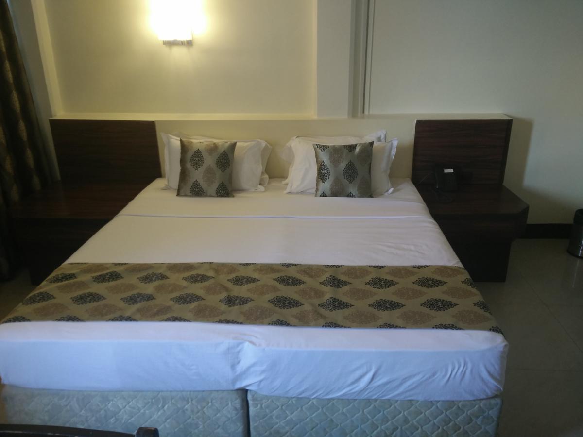 Strand Hotel, Colaba Mumbai Exterior photo