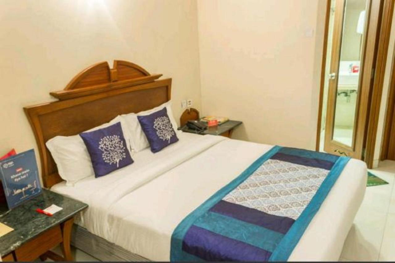 Strand Hotel, Colaba Mumbai Exterior photo