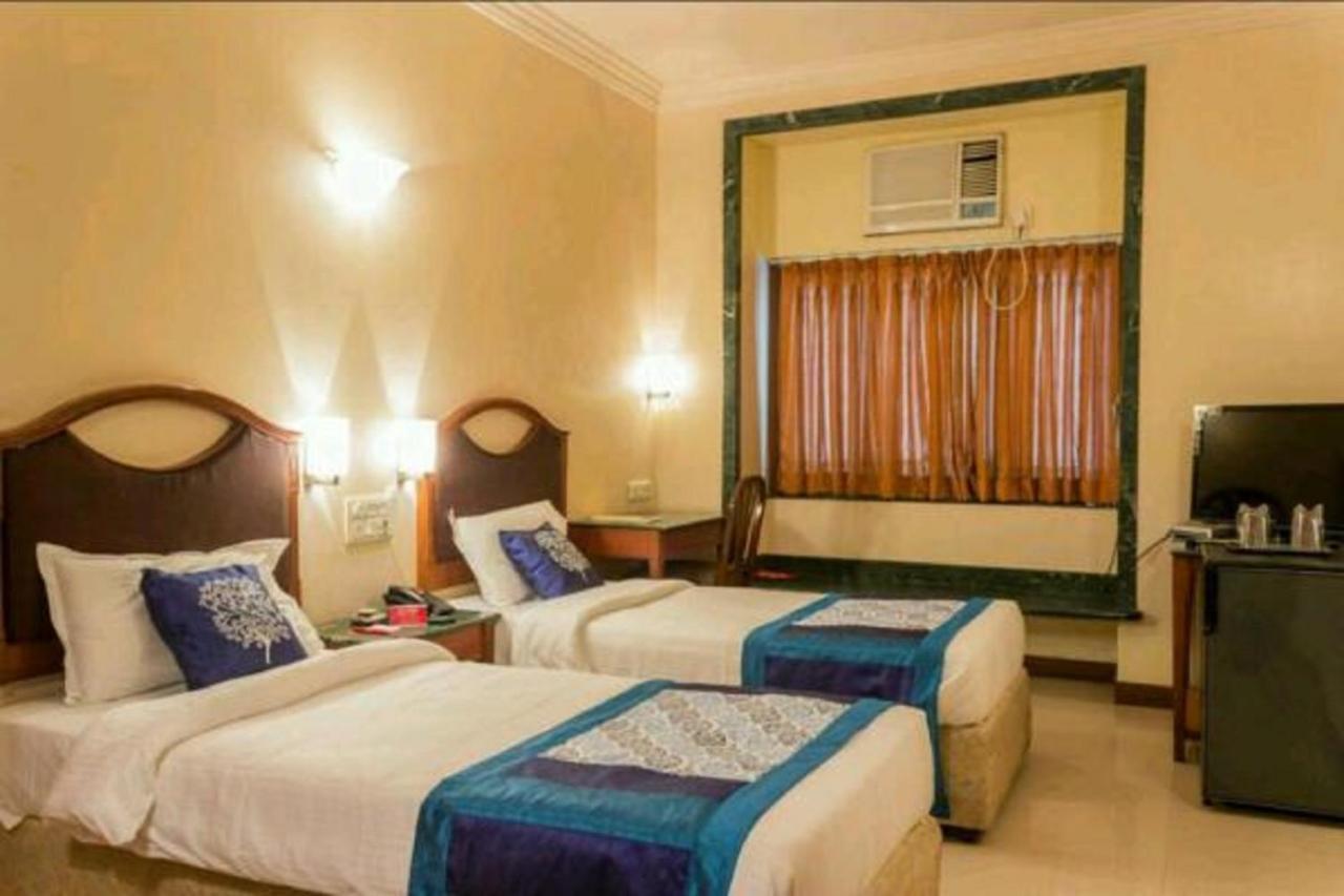 Strand Hotel, Colaba Mumbai Exterior photo